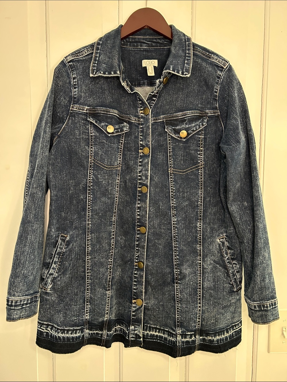 LOGO by Lori Goldstein distressed Washed Blue Denim sliming Long Jacket raw hem